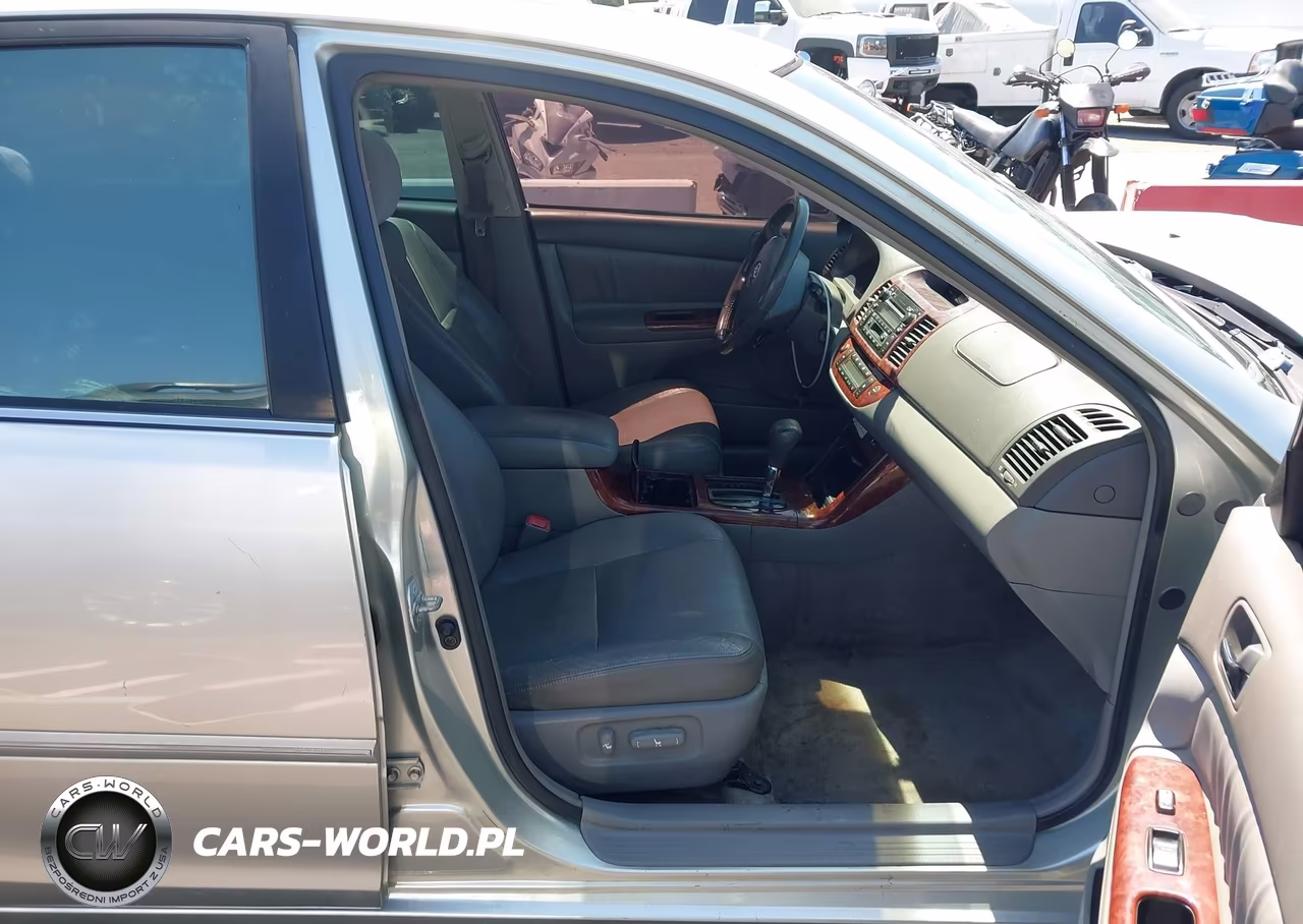 2005 Toyota Camry Xle V6 VIN:JTDBF32K450164947 - 5