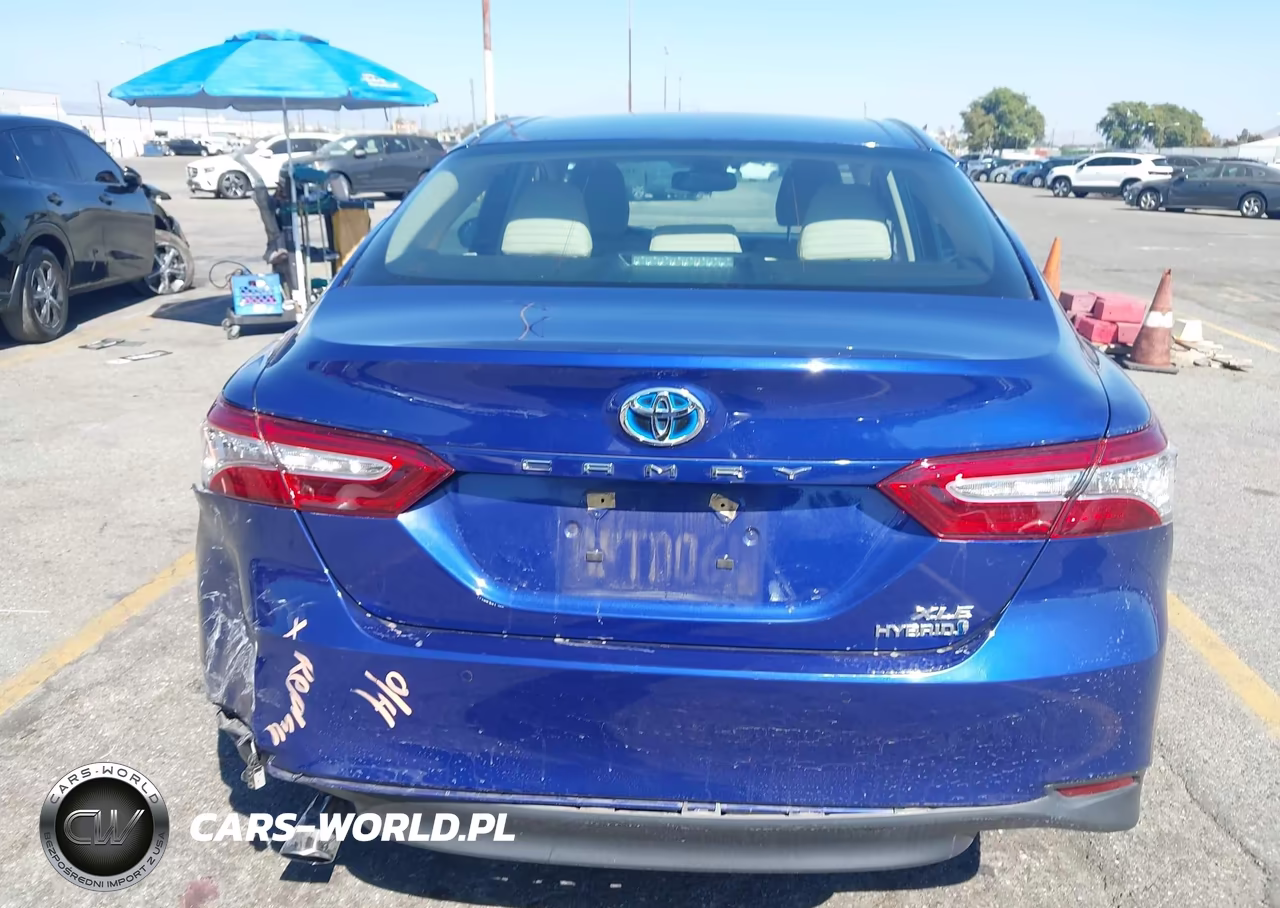 2018 Toyota Camry Hybrid Xle VIN:4T1B21HK6JU509613 - 16