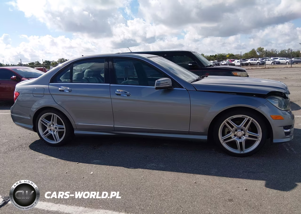 2014 Mercedes-Benz C 250 Sport VIN:WDDGF4HB9EG253882 - 13