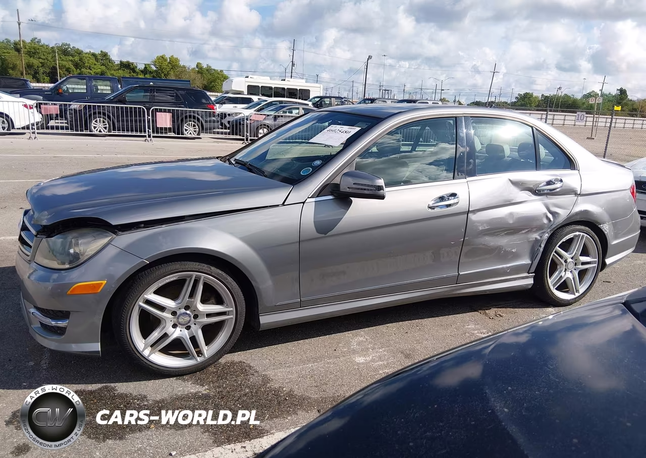 2014 Mercedes-Benz C 250 Sport VIN:WDDGF4HB9EG253882 - 14