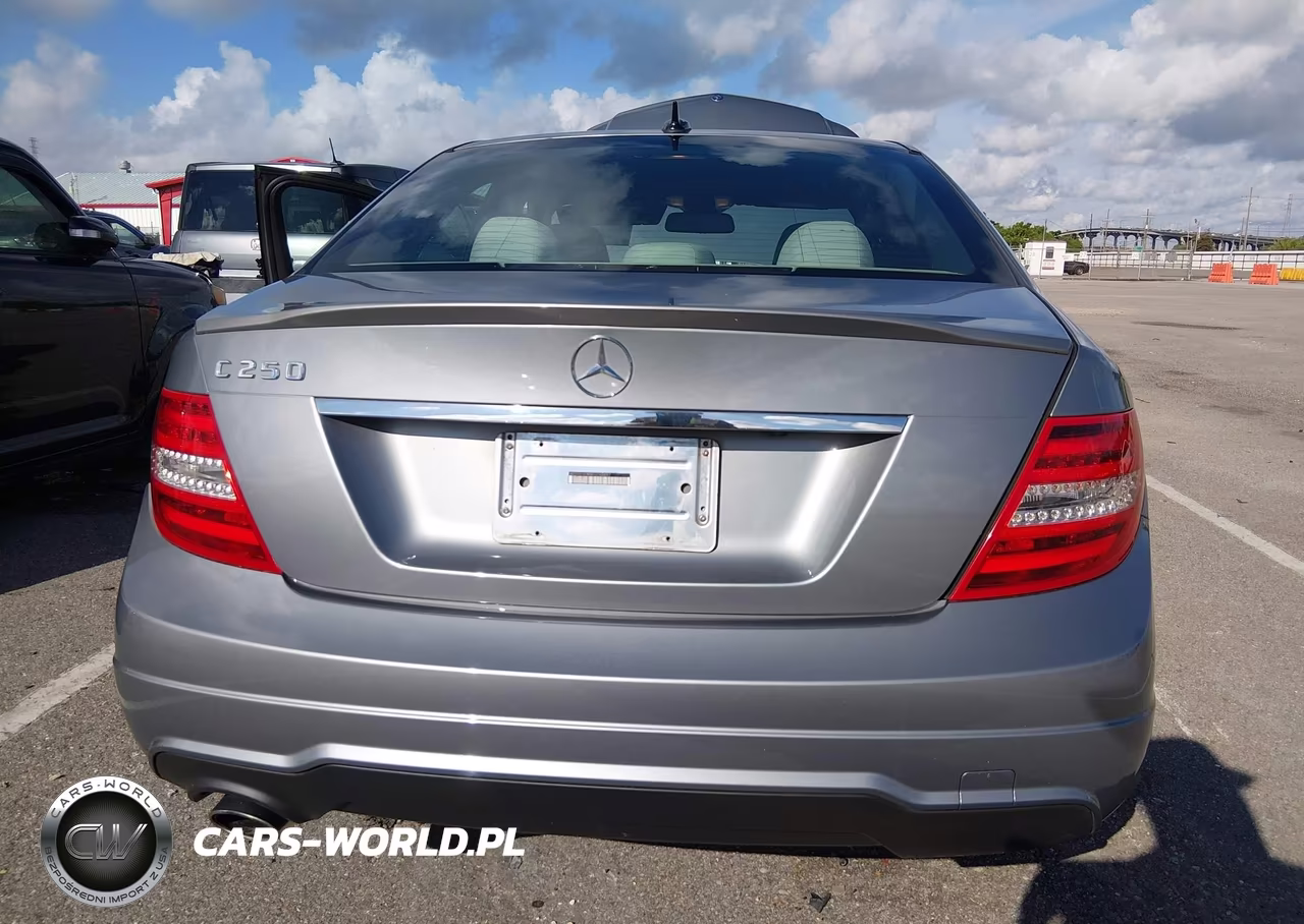 2014 Mercedes-Benz C 250 Sport VIN:WDDGF4HB9EG253882 - 16