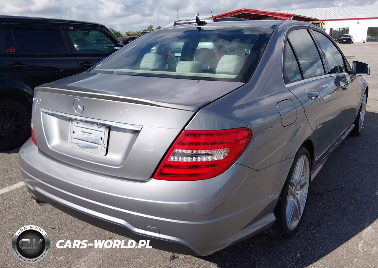 2014 Mercedes-Benz C 250 Sport VIN:WDDGF4HB9EG253882 - 4