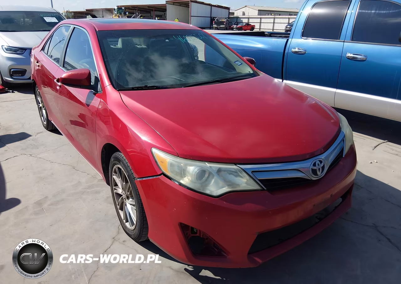 2012 Toyota Camry Le – zdjęcie 1 z 12