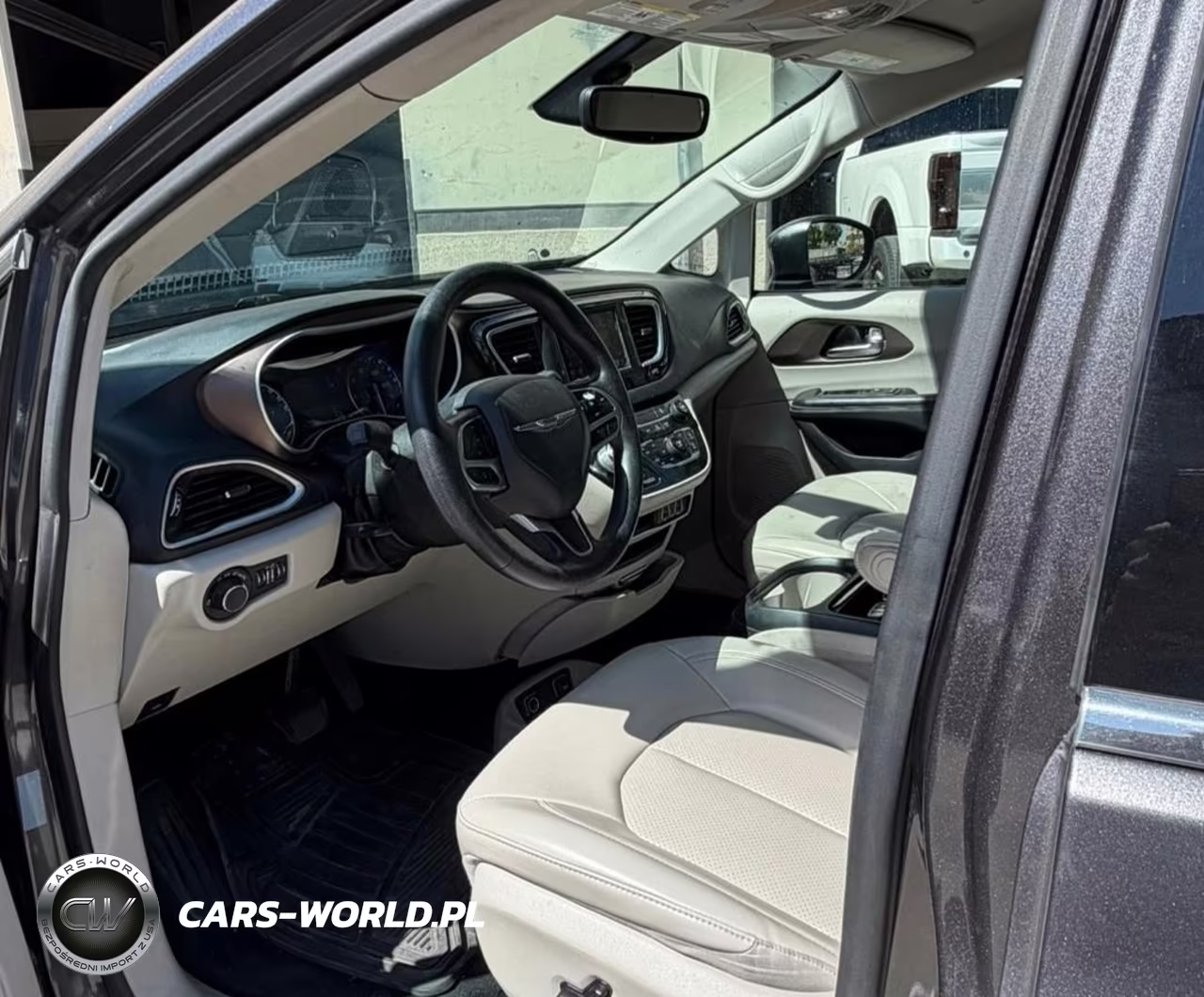 2021 Chrysler Voyager Lxi VIN:2C4RC1DG7MR538413 - 5