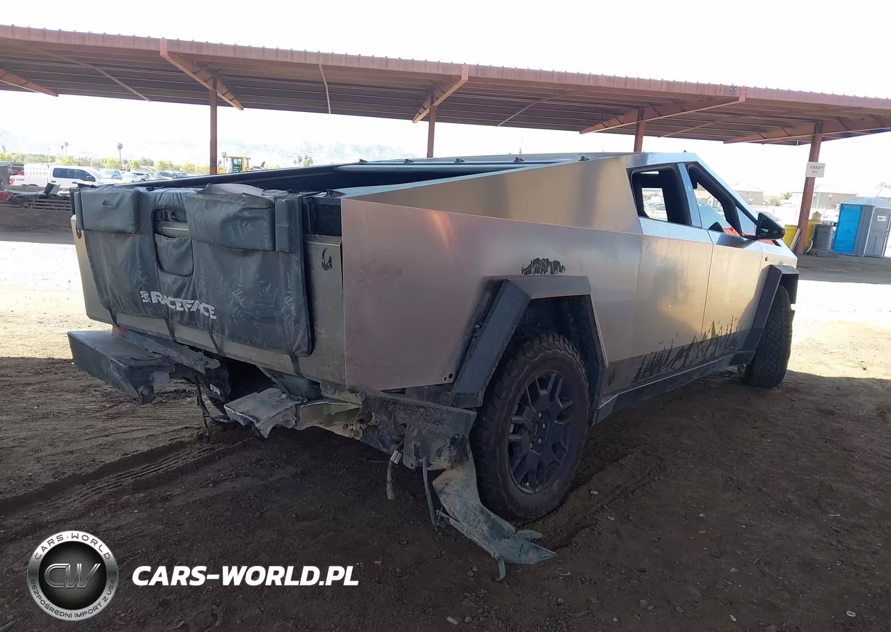 2024 Tesla Cybertruck All-Wheel Drive VIN:7G2CEHED9RA002671 - 4