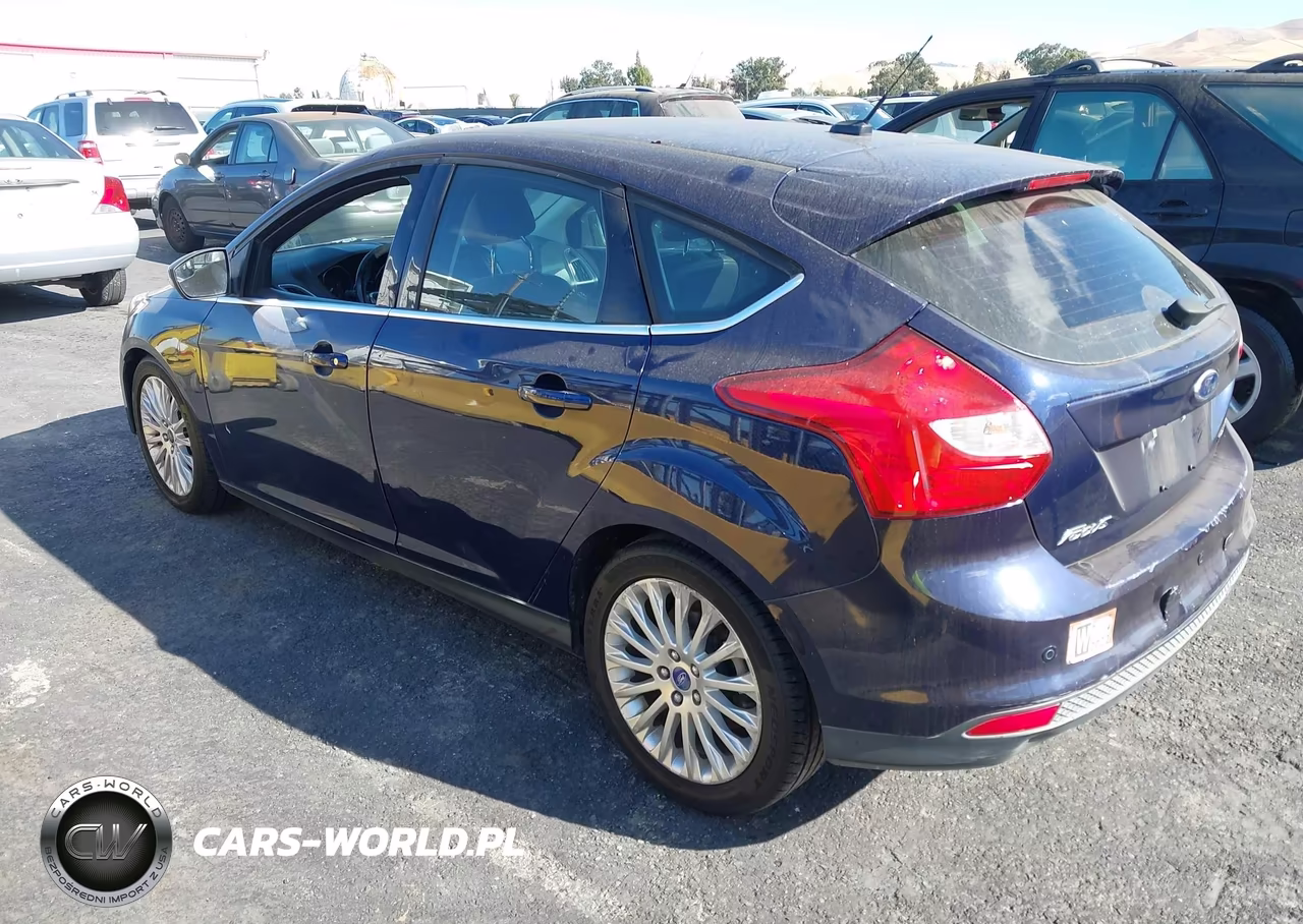 2012 Ford Focus Titanium VIN:1FAHP3N29CL131110 - 3