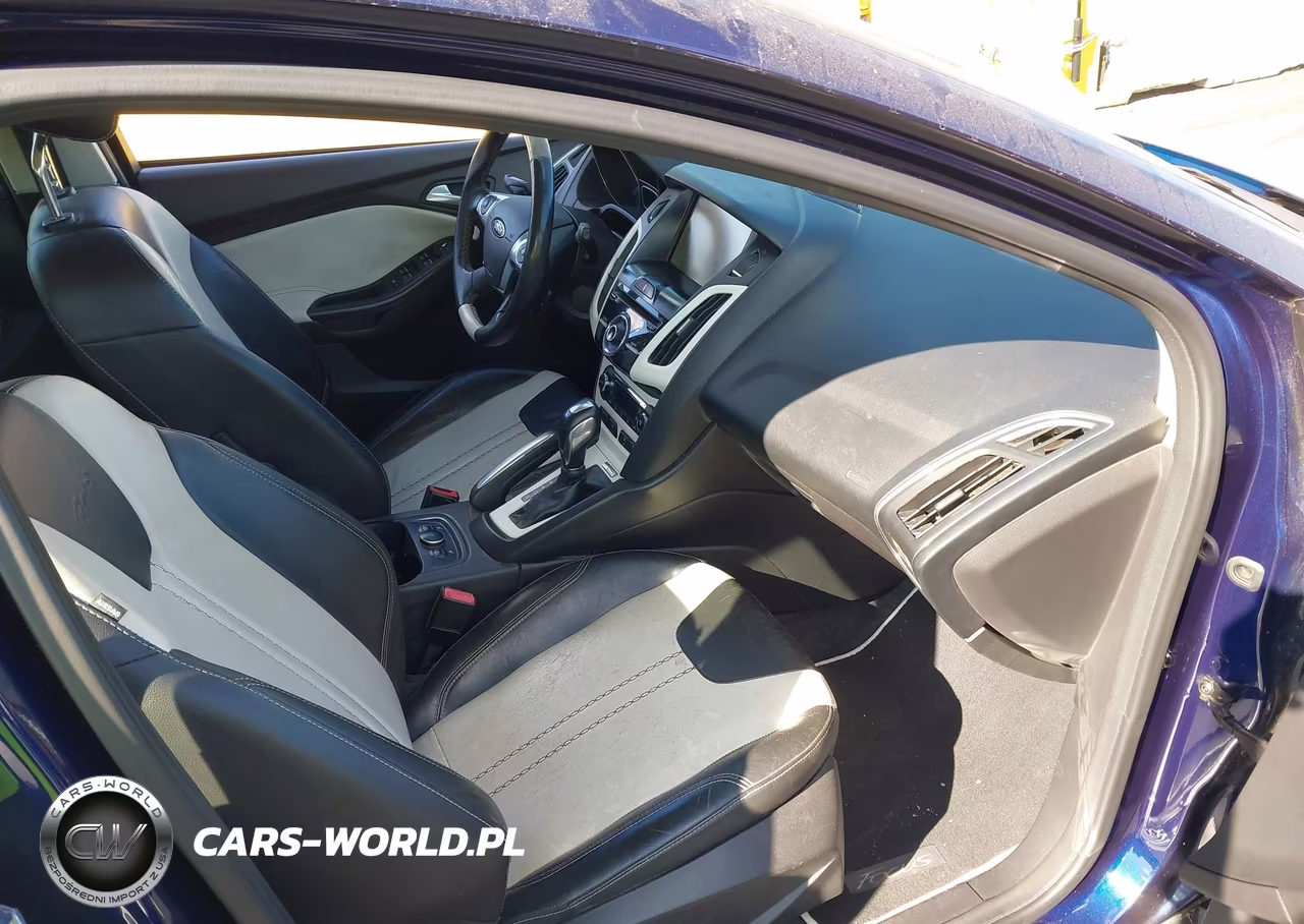 2012 Ford Focus Titanium VIN:1FAHP3N29CL131110 - 5