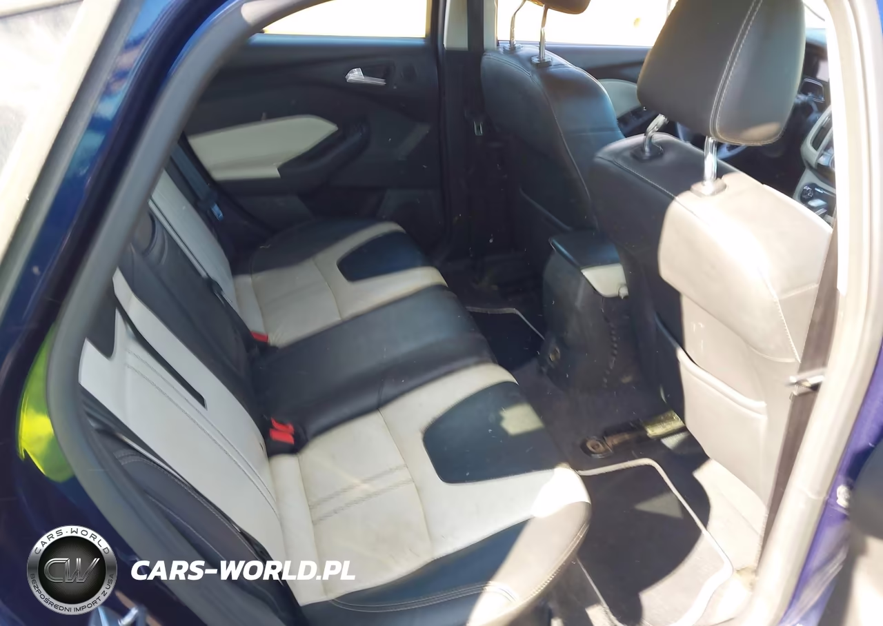 2012 Ford Focus Titanium VIN:1FAHP3N29CL131110 - 8