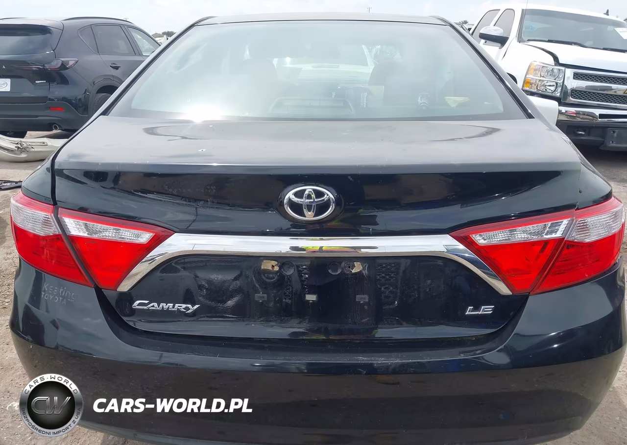 2017 Toyota Camry Le VIN:4T1BF1FK8HU409353 - 16