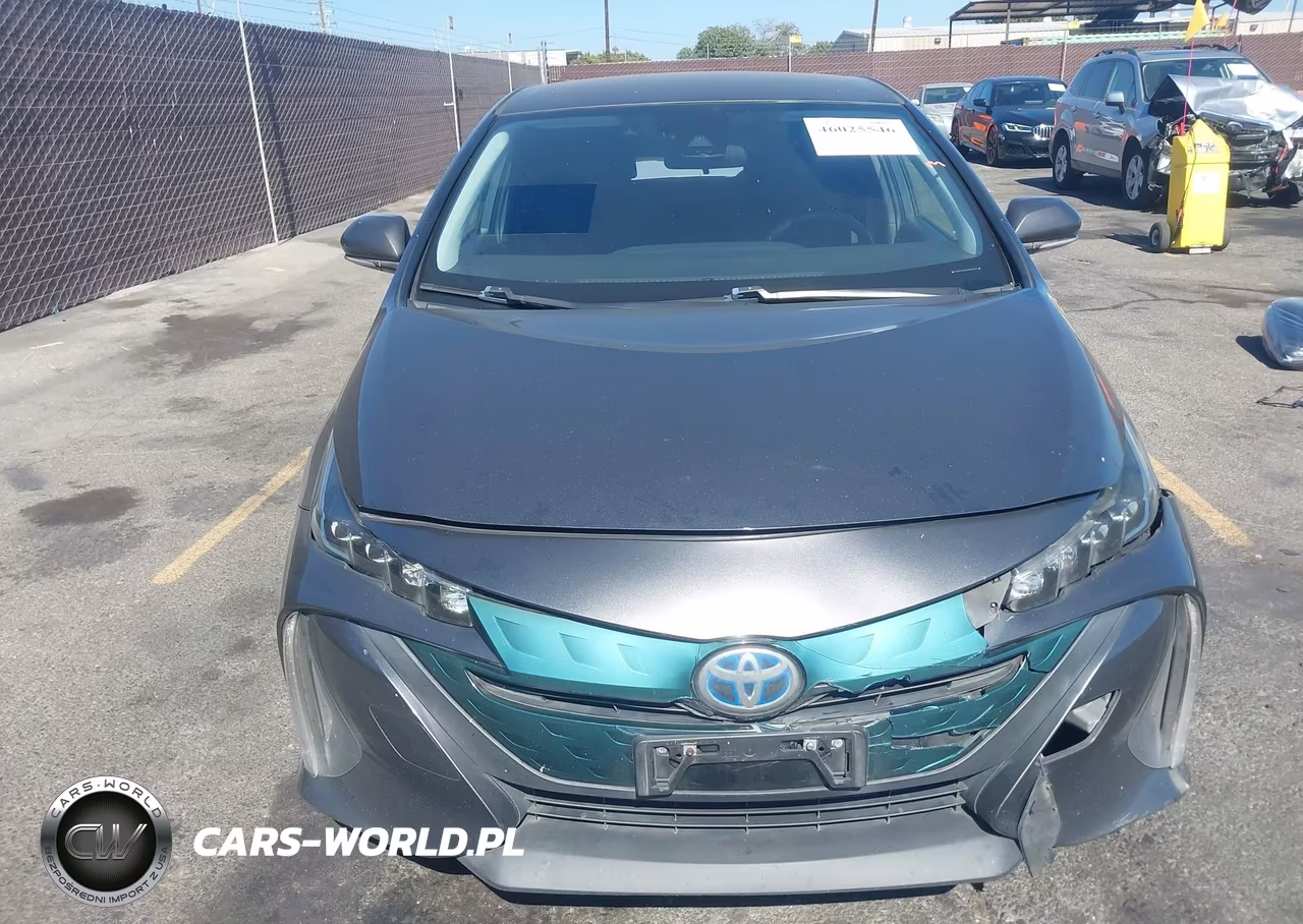 2017 Toyota Prius Prime Plus VIN:JTDKARFP3H3065921 - 12