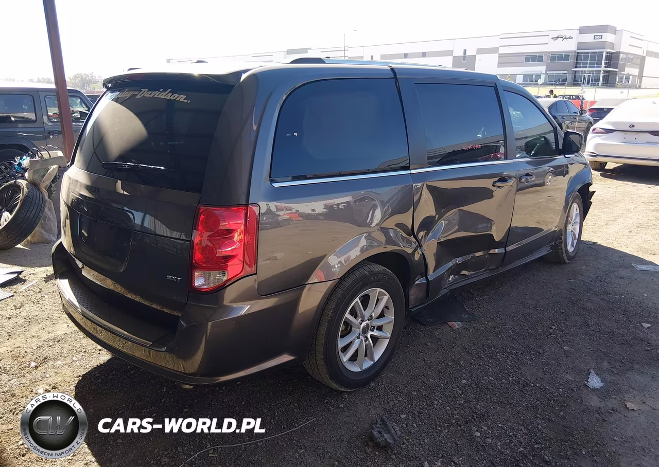 2018 Dodge Grand Caravan Sxt VIN:2C4RDGCG4JR239894 - 4