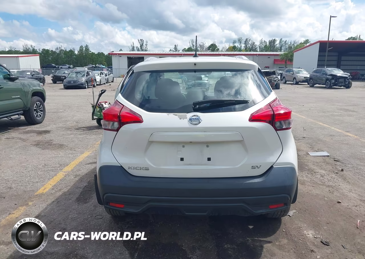 2018 Nissan Kicks Sv VIN:3N1CP5CUXJL545487 - 16