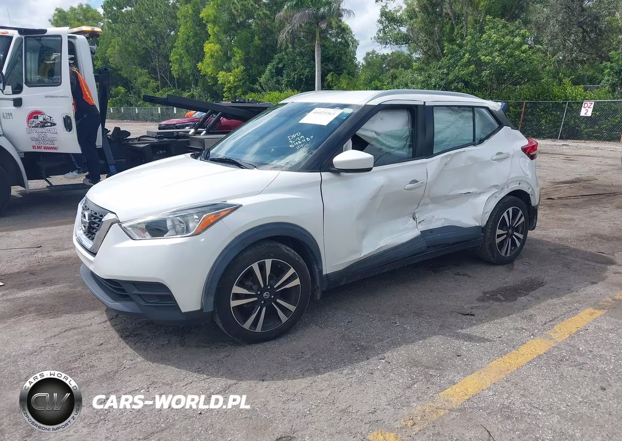 2018 Nissan Kicks Sv VIN:3N1CP5CUXJL545487 - 2