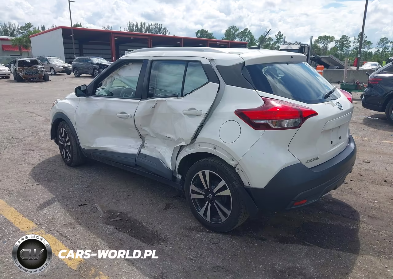 2018 Nissan Kicks Sv VIN:3N1CP5CUXJL545487 - 3