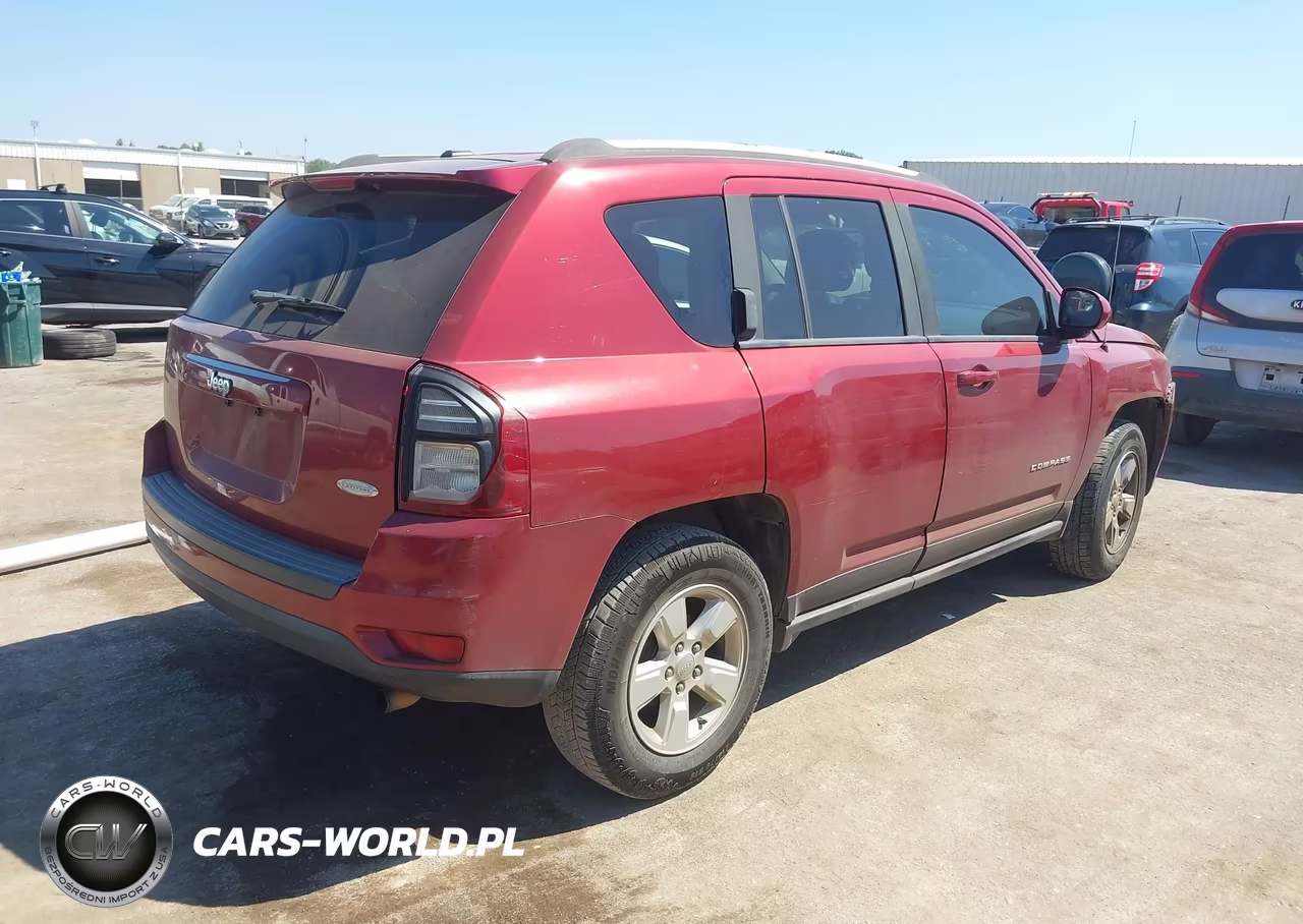 2016 Jeep Compass Latitude VIN:1C4NJCEB4GD785155 - 4