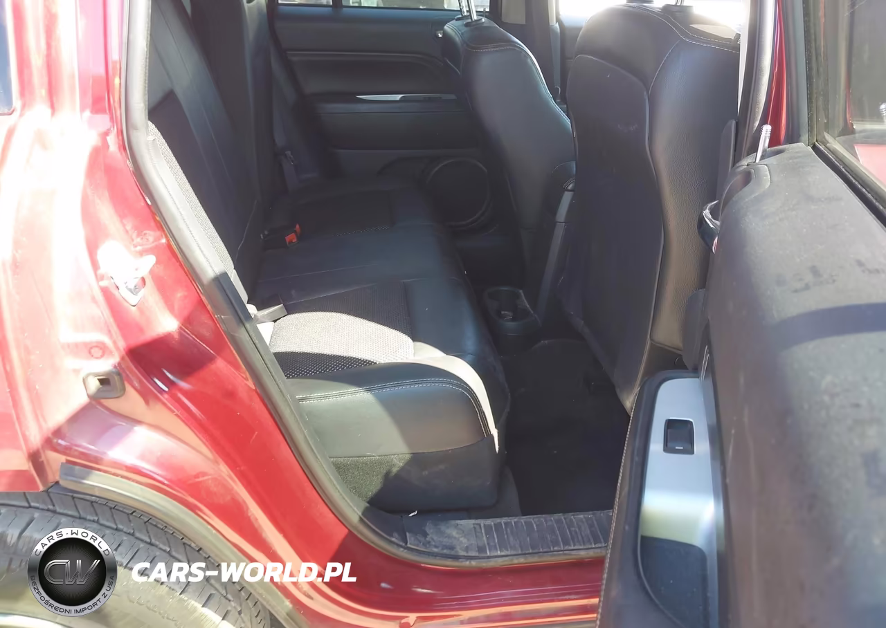 2016 Jeep Compass Latitude VIN:1C4NJCEB4GD785155 - 8