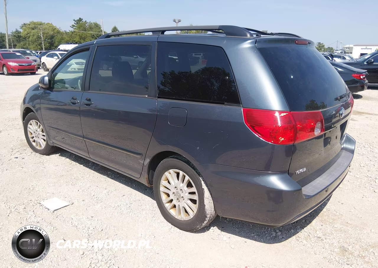 2010 Toyota Sienna Xle VIN:5TDYK4CC3AS340395 - 3