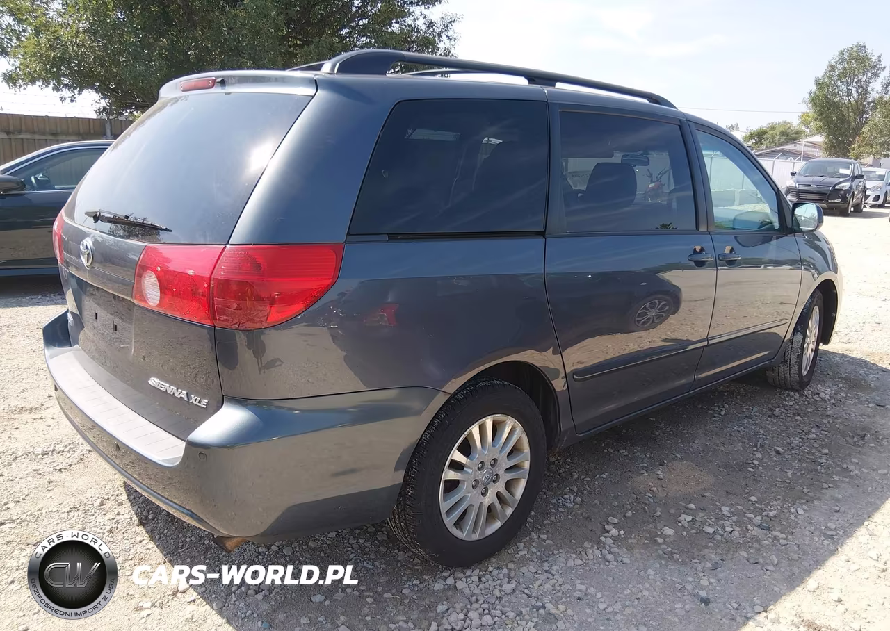 2010 Toyota Sienna Xle VIN:5TDYK4CC3AS340395 - 4