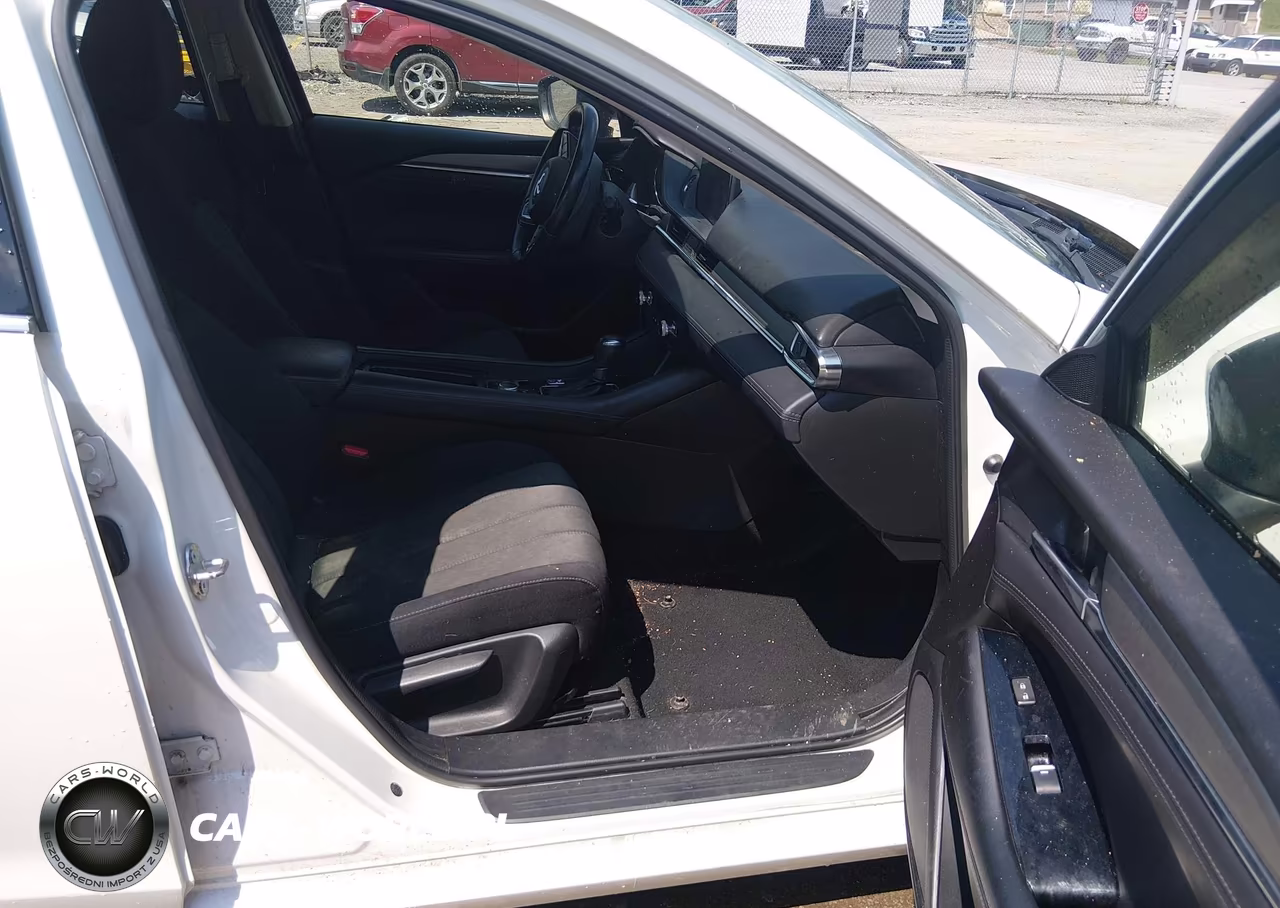 2018 Mazda Mazda6 Sport VIN:JM1GL1UM1J1330167 - 5