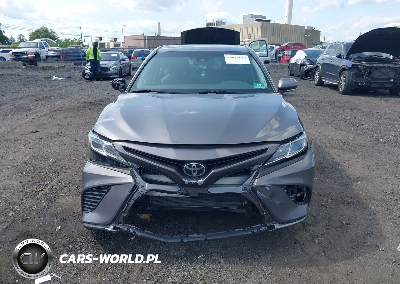 2018 Toyota Camry Se VIN:4T1B11HK3JU151826 - 11