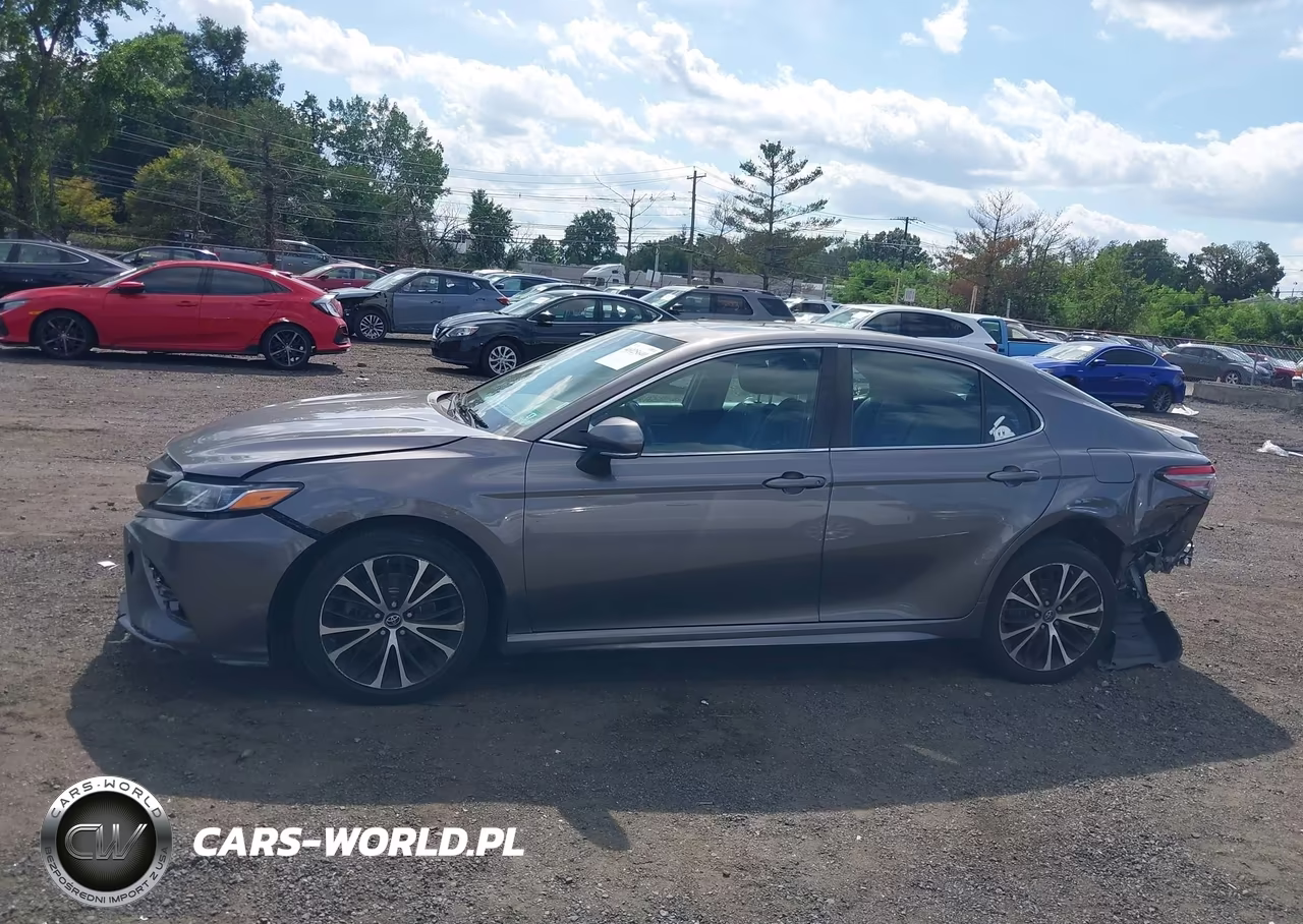 2018 Toyota Camry Se VIN:4T1B11HK3JU151826 - 13