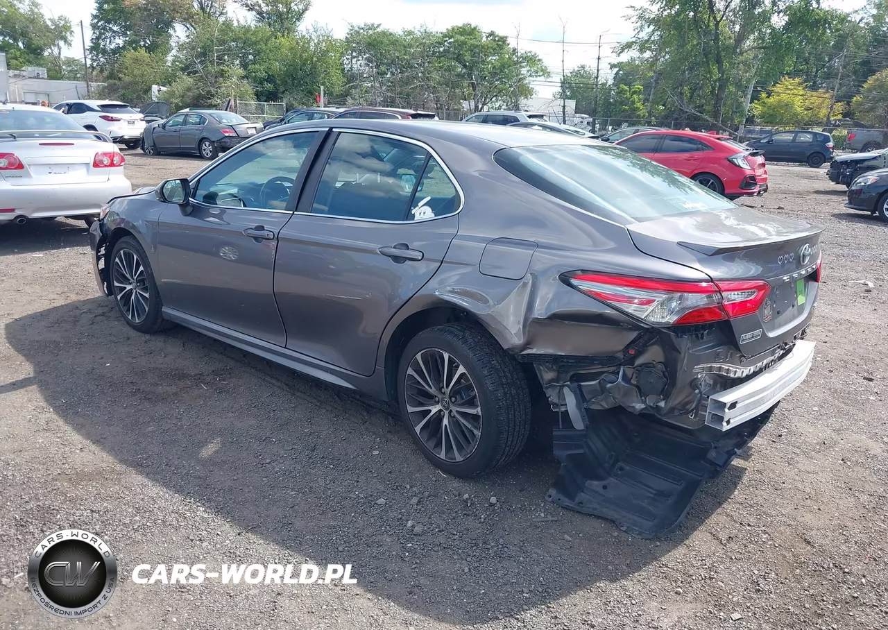 2018 Toyota Camry Se VIN:4T1B11HK3JU151826 - 3