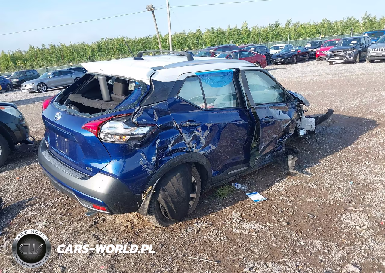 2019 Nissan Kicks Sr VIN:3N1CP5CU0KL507610 - 4