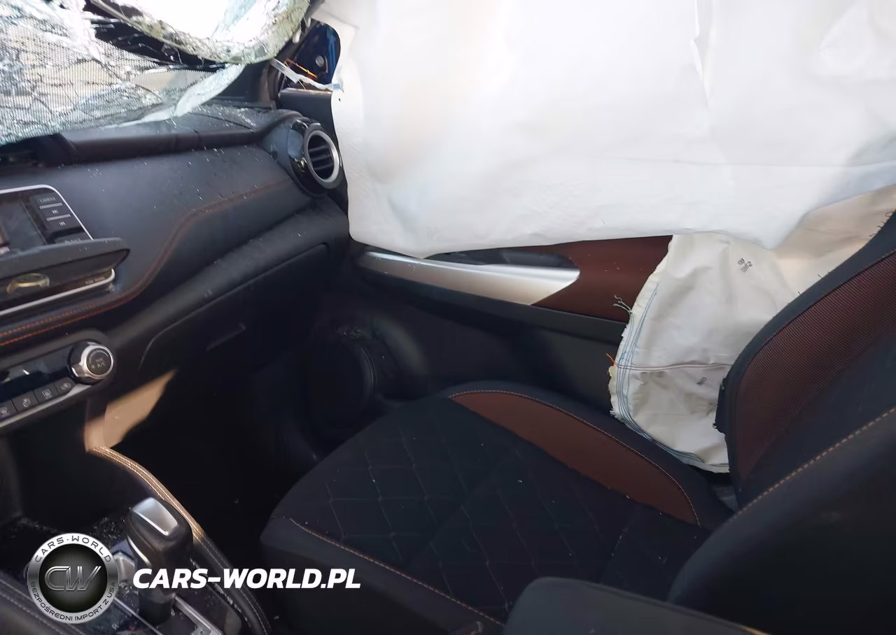 2019 Nissan Kicks Sr VIN:3N1CP5CU0KL507610 - 5