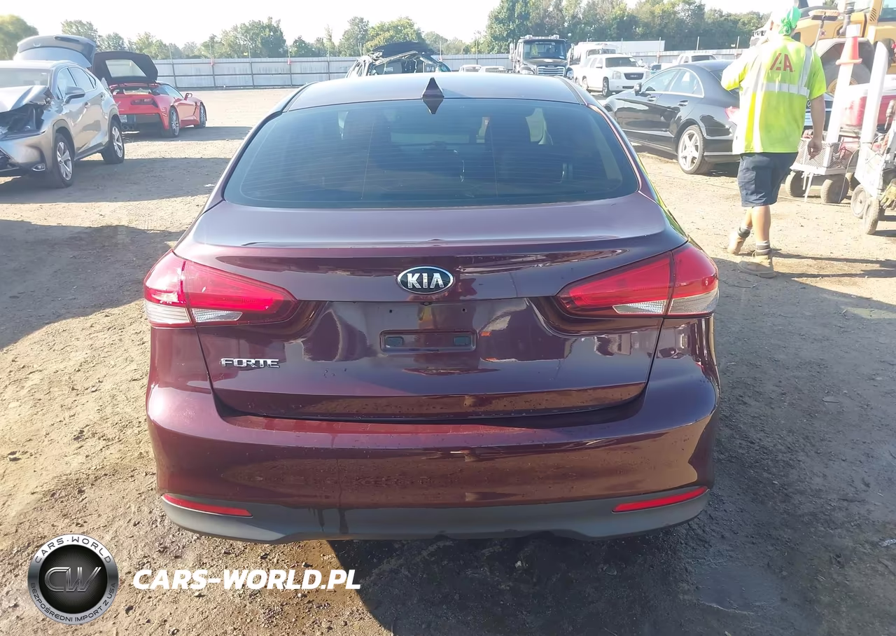 2018 Kia Forte Lx VIN:3KPFL4A76JE199603 - 16