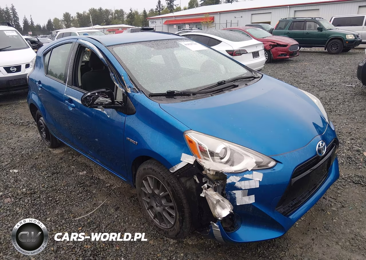 2015 Toyota Prius C Three – zdjęcie 1 z 18