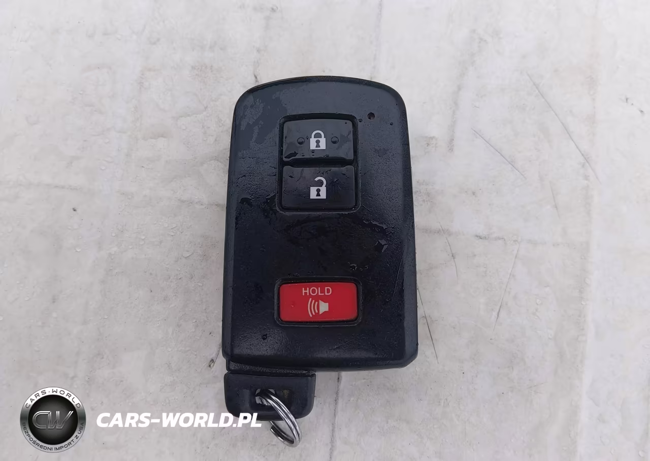 2015 Toyota Prius C Three VIN:JTDKDTB33F1088289 - 11