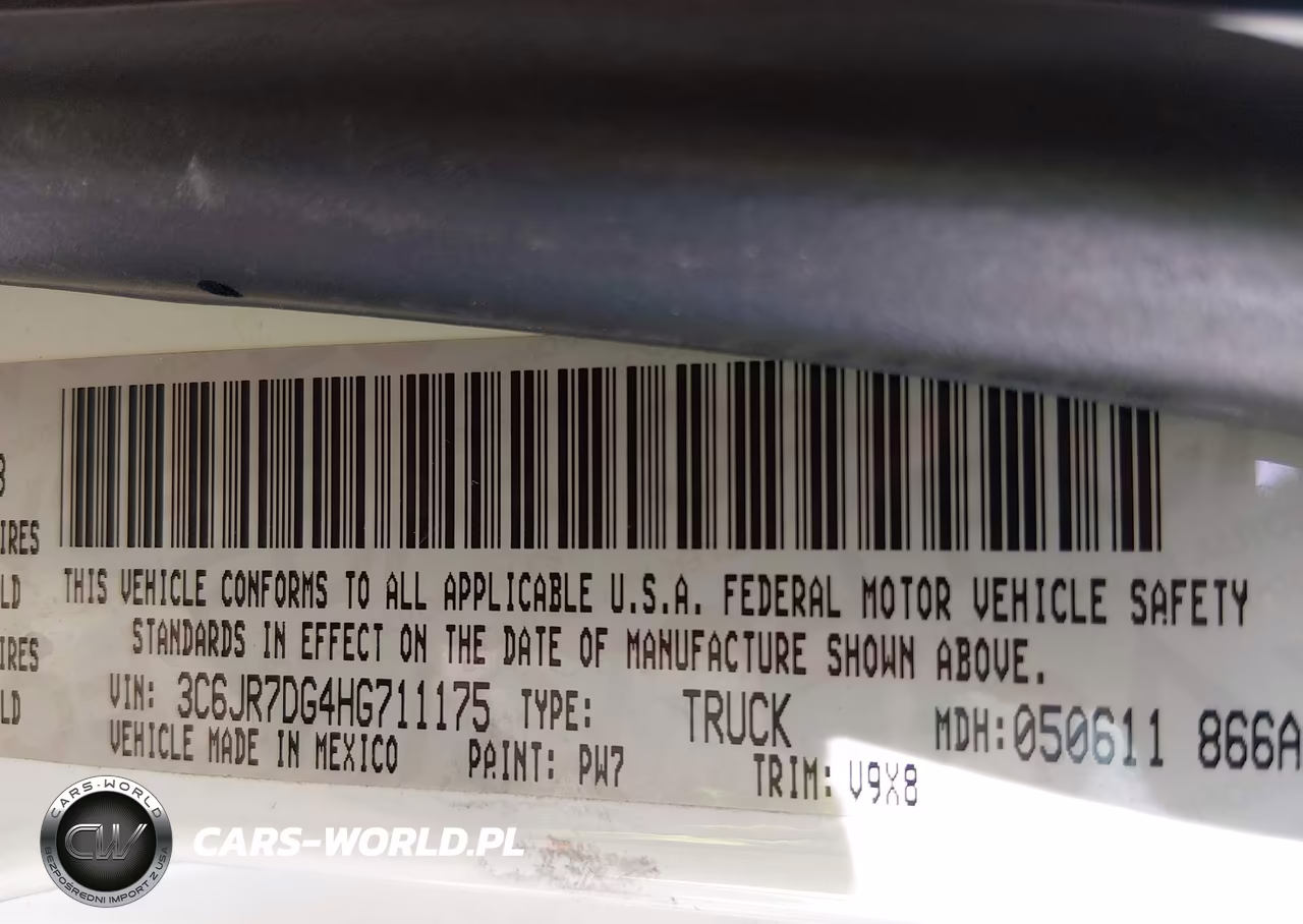 RAM 1500 ST VIN:3C6JR7DG4HG711175 - 9