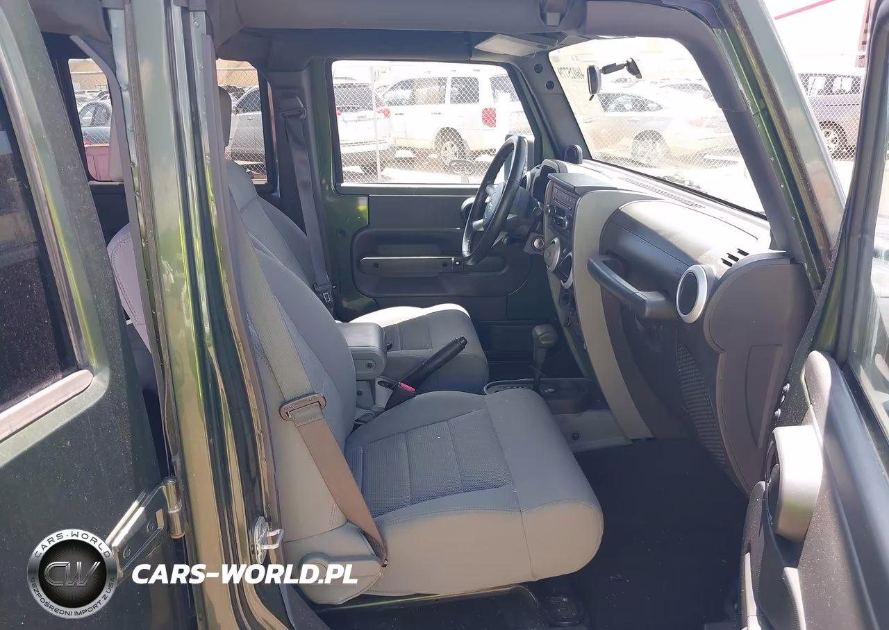2008 Jeep Wrangler Unlimited Sahara VIN:1J4GB59178L530343 - 5