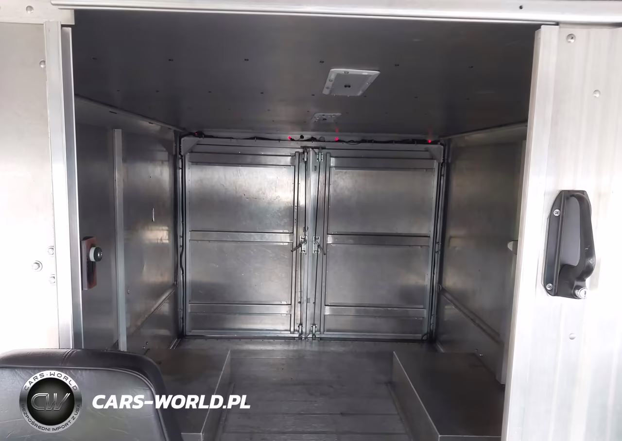 2019 Ford E-350 Stripped VIN:1FC3E3K69KDC00386 - 8