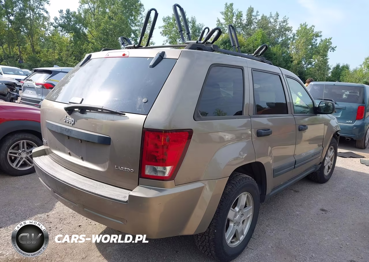 2005 Jeep Grand Cherokee Laredo VIN:1J4GR48K35C686973 - 4