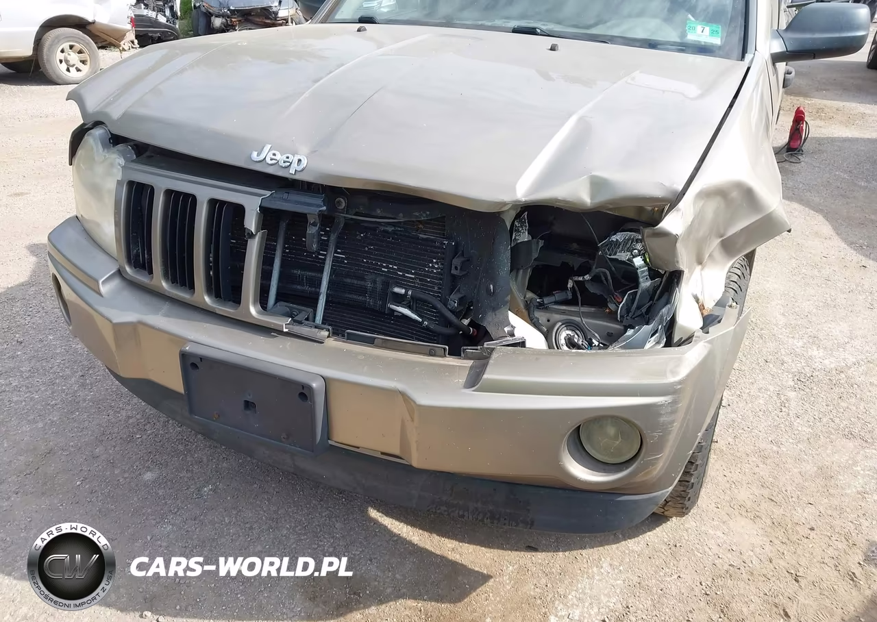 2005 Jeep Grand Cherokee Laredo VIN:1J4GR48K35C686973 - 6