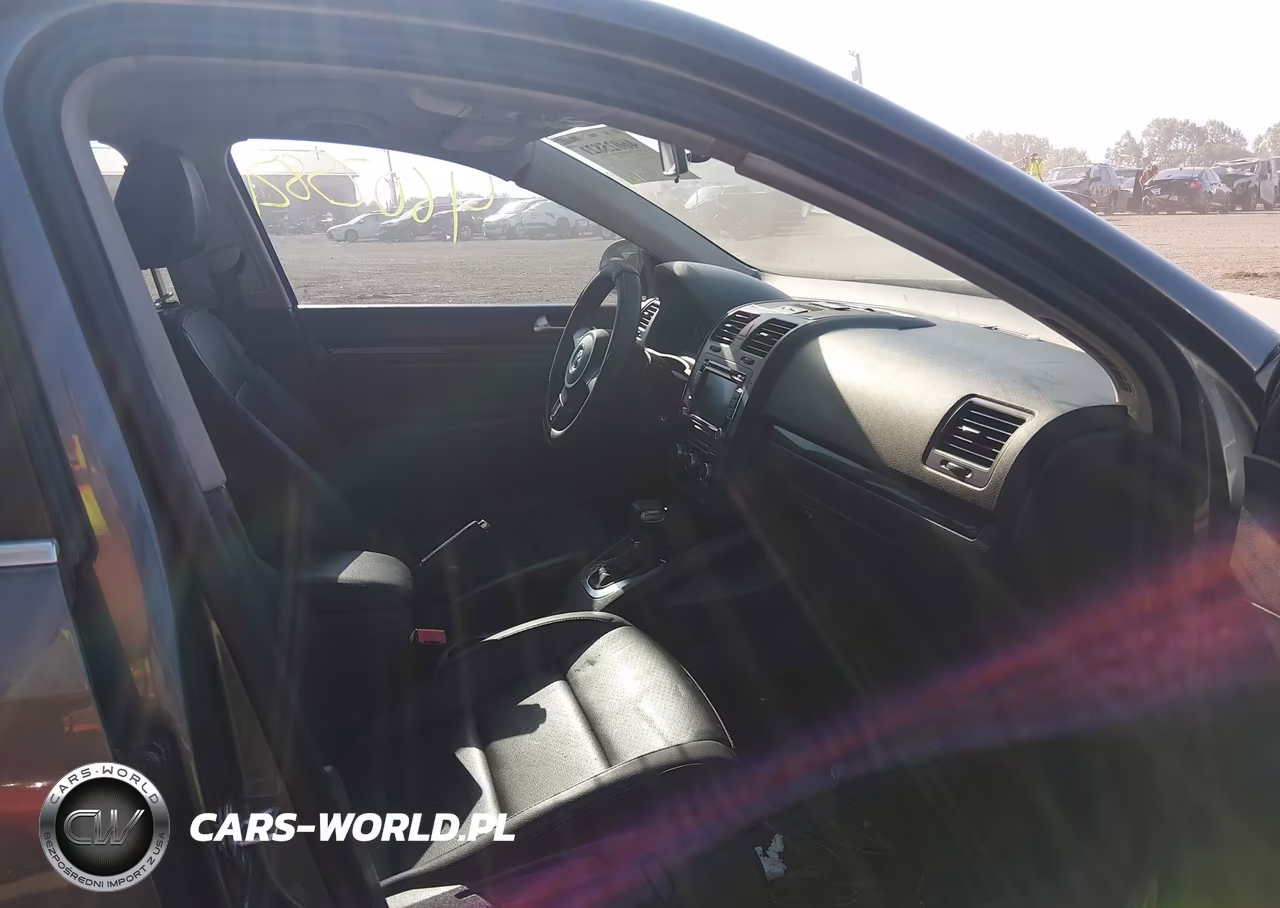 2010 Volkswagen Jetta Se VIN:3VWRX7AJ9AM067405 - 5
