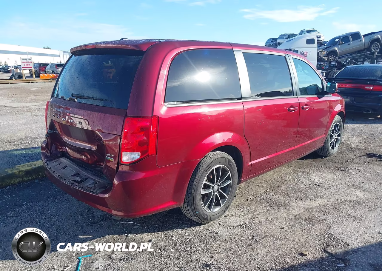 2018 Dodge Grand Caravan Gt VIN:2C4RDGEGXJR196336 - 4