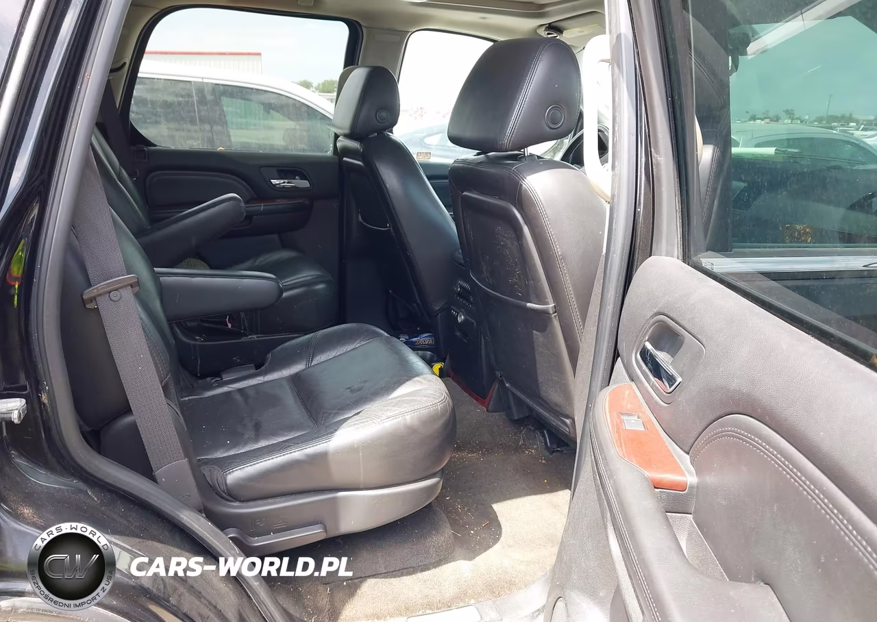 2007 Cadillac Escalade Standard VIN:1GYEC63867R382309 - 8
