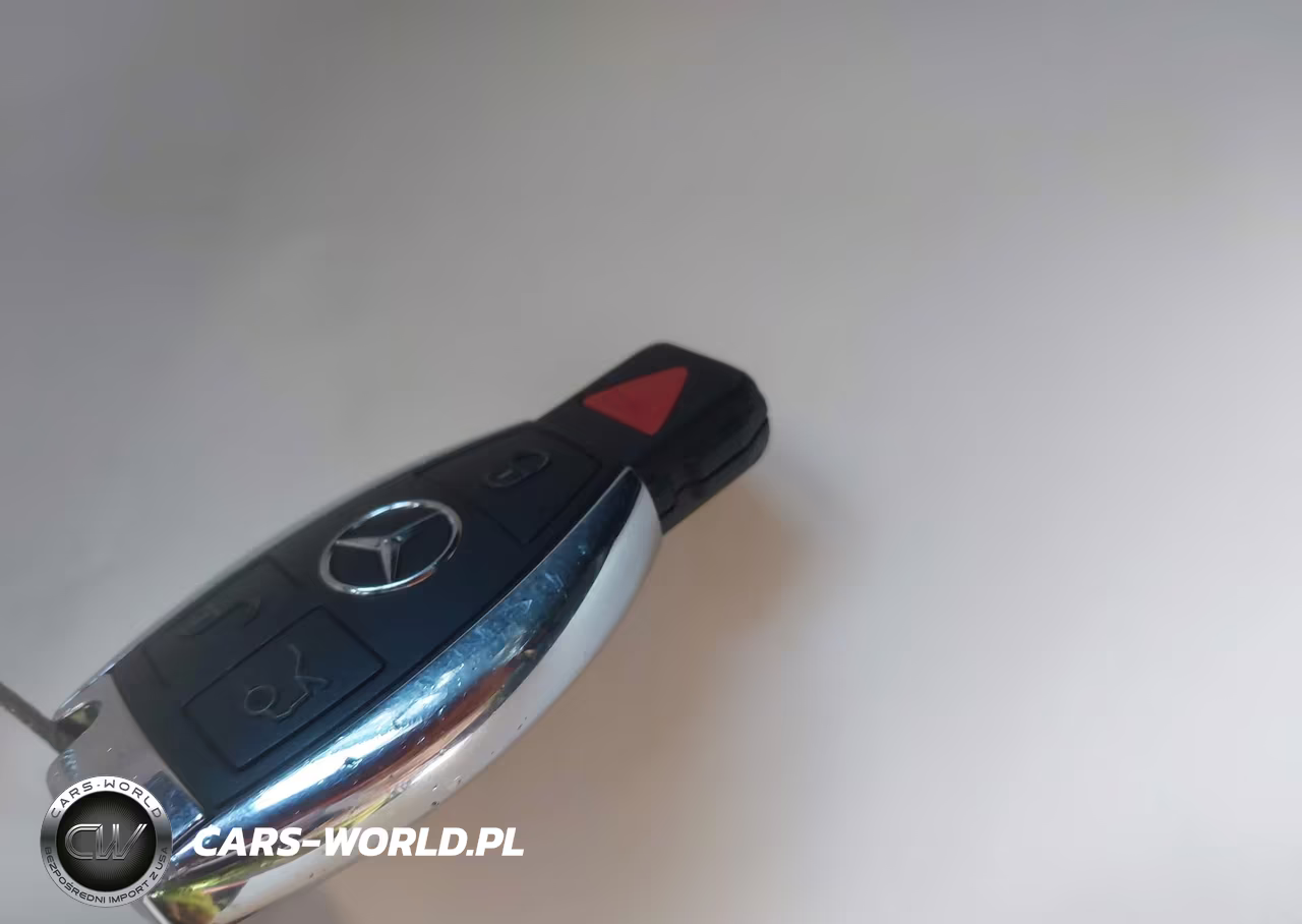 2018 Mercedes-Benz C 300 VIN:55SWF4JB5JU249573 - 11