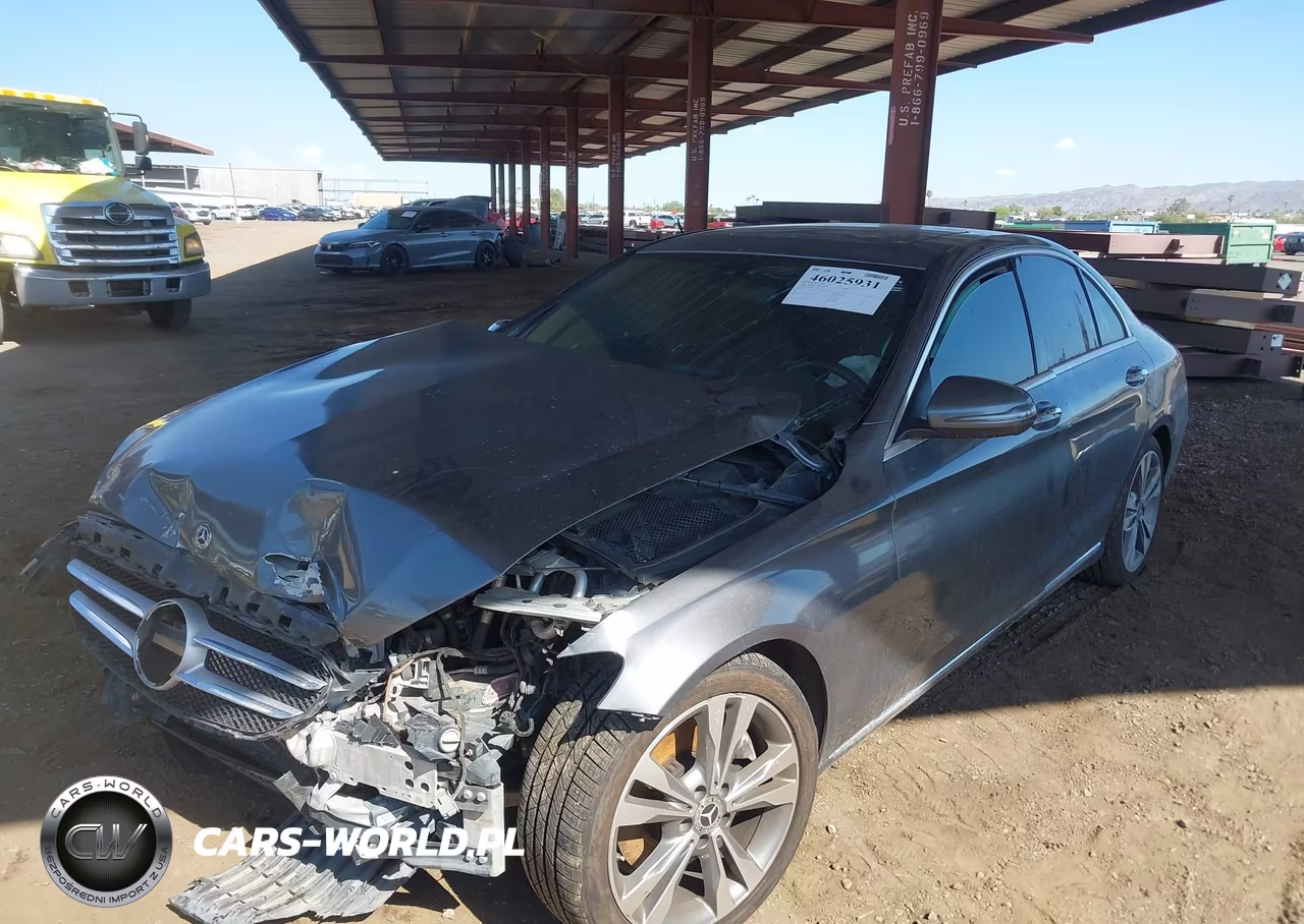 2018 Mercedes-Benz C 300 VIN:55SWF4JB5JU249573 - 2