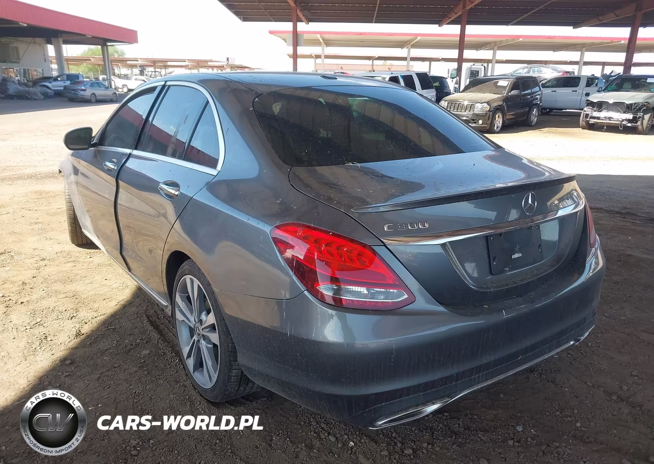 2018 Mercedes-Benz C 300 VIN:55SWF4JB5JU249573 - 3