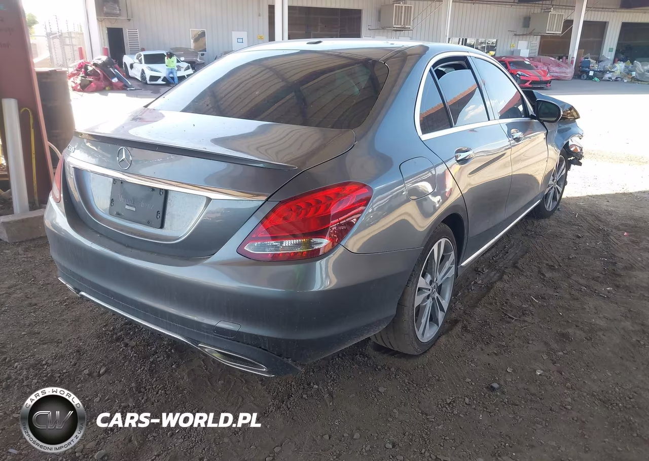 2018 Mercedes-Benz C 300 VIN:55SWF4JB5JU249573 - 4