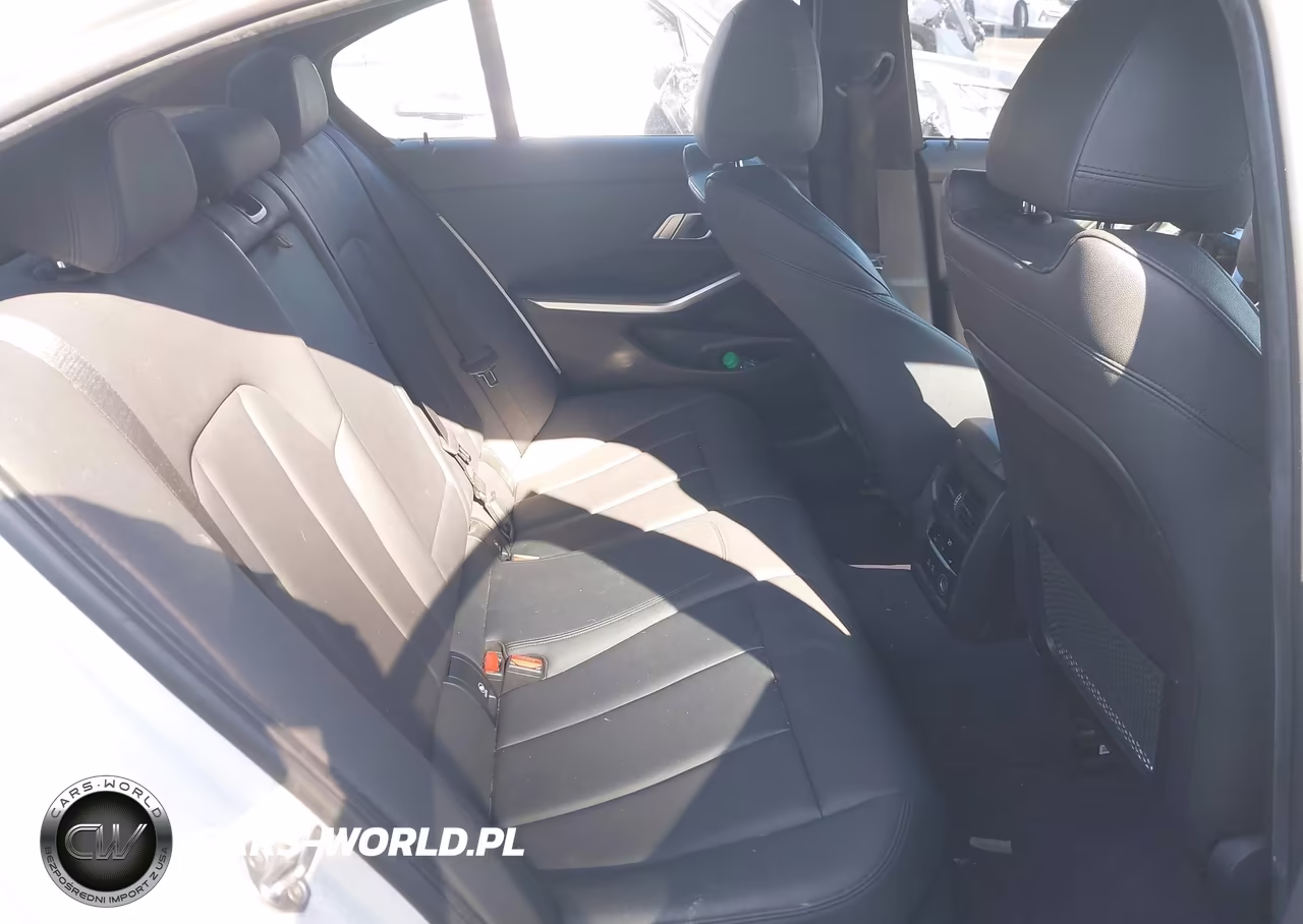 2019 BMW 330I VIN:WBA5R1C56KAK10590 - 8