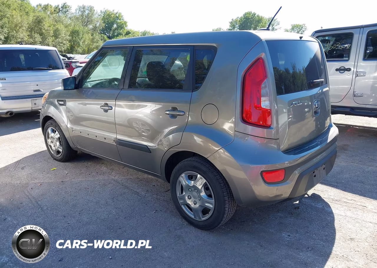 2013 Kia Soul VIN:KNDJT2A53D7624132 - 3