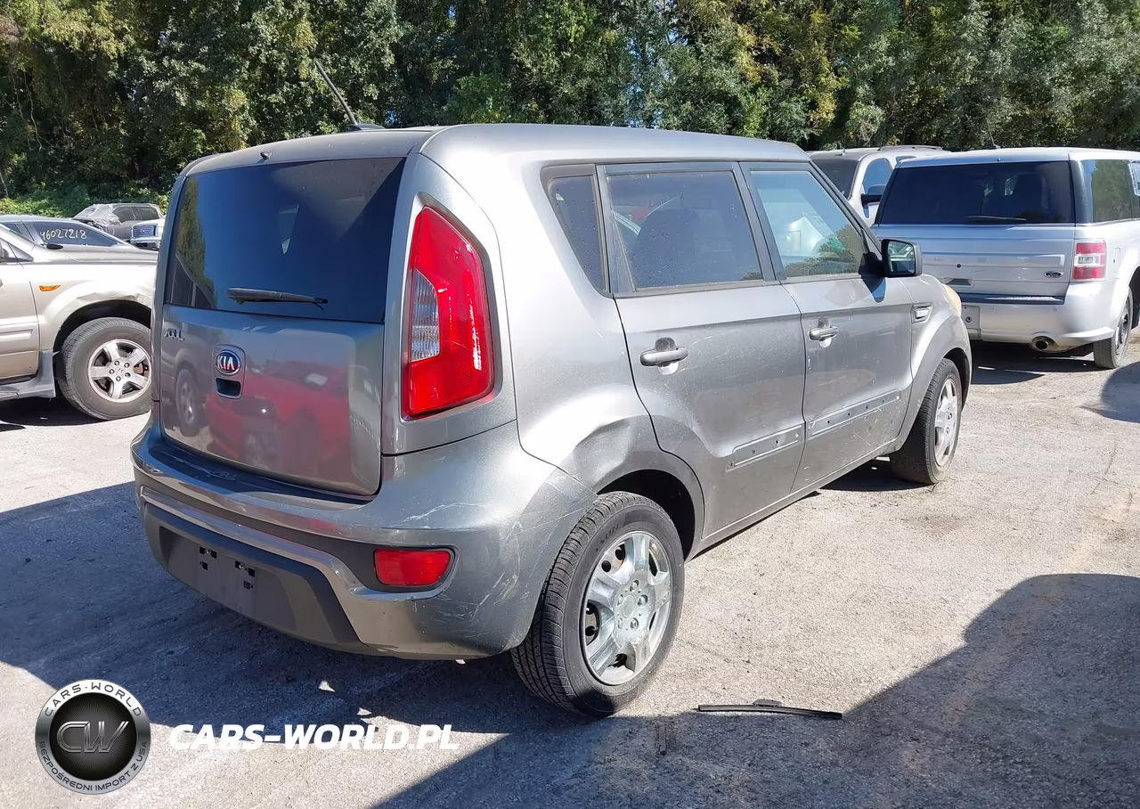 2013 Kia Soul VIN:KNDJT2A53D7624132 - 4