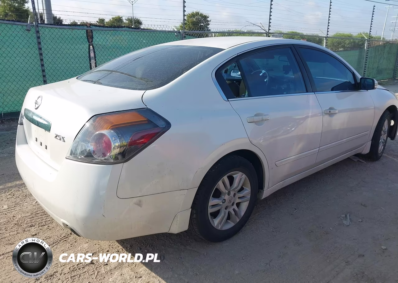 2011 Nissan Altima 2.5 S VIN:1N4AL2AP1BN416461 - 4