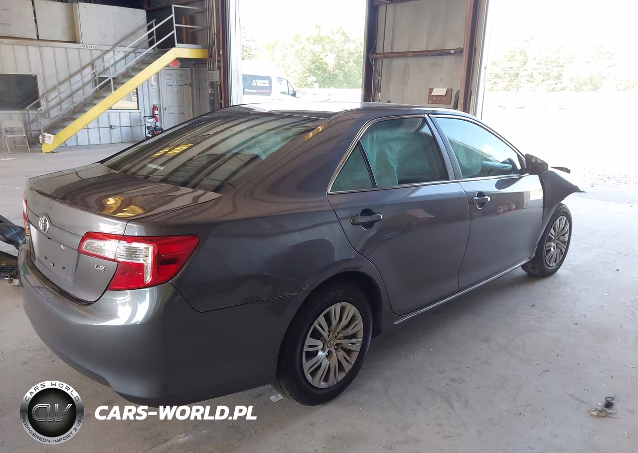 2014 Toyota Camry Le VIN:4T1BF1FK2EU462335 - 4