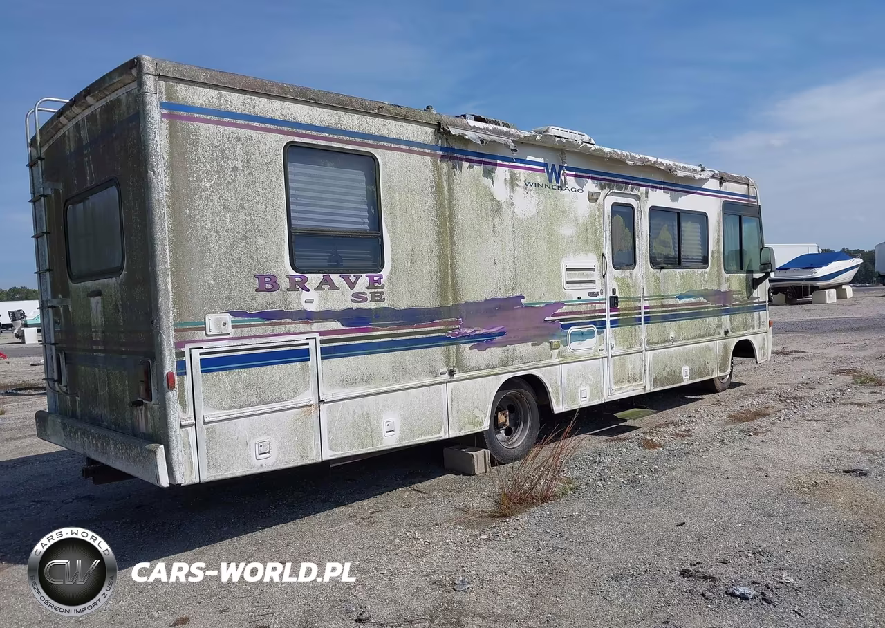 1998 Chevrolet P30 VIN:1GBLP37J1W3301834 - 4