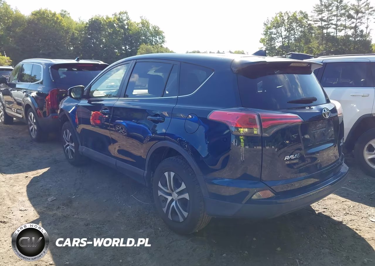 2018 Toyota Rav4 Le VIN:JTMBFREV7JJ721668 - 3